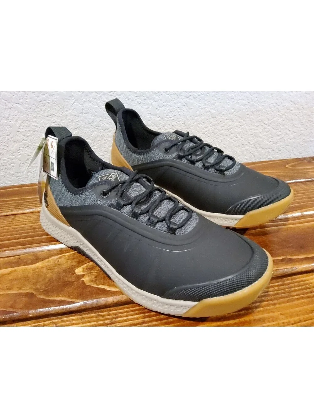 Muck Boot Company Outscape Lace Up Waterproof Sneaker Men's 7.5 Black/Tan